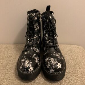 Jellypop Floral Combat style Boots. Womens sz 10